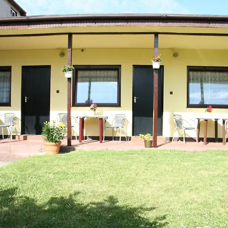 Opty - Pokoje Goscinne Leba Exterior photo